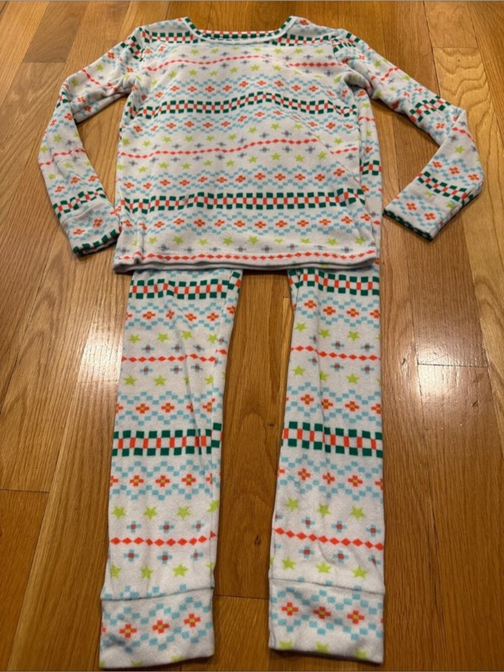 Cat & Jack 2 piece multi color sleepset size 12.
